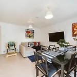 Cosy 2 Bdr Flat 5 Min To Excel Free Car Parking
