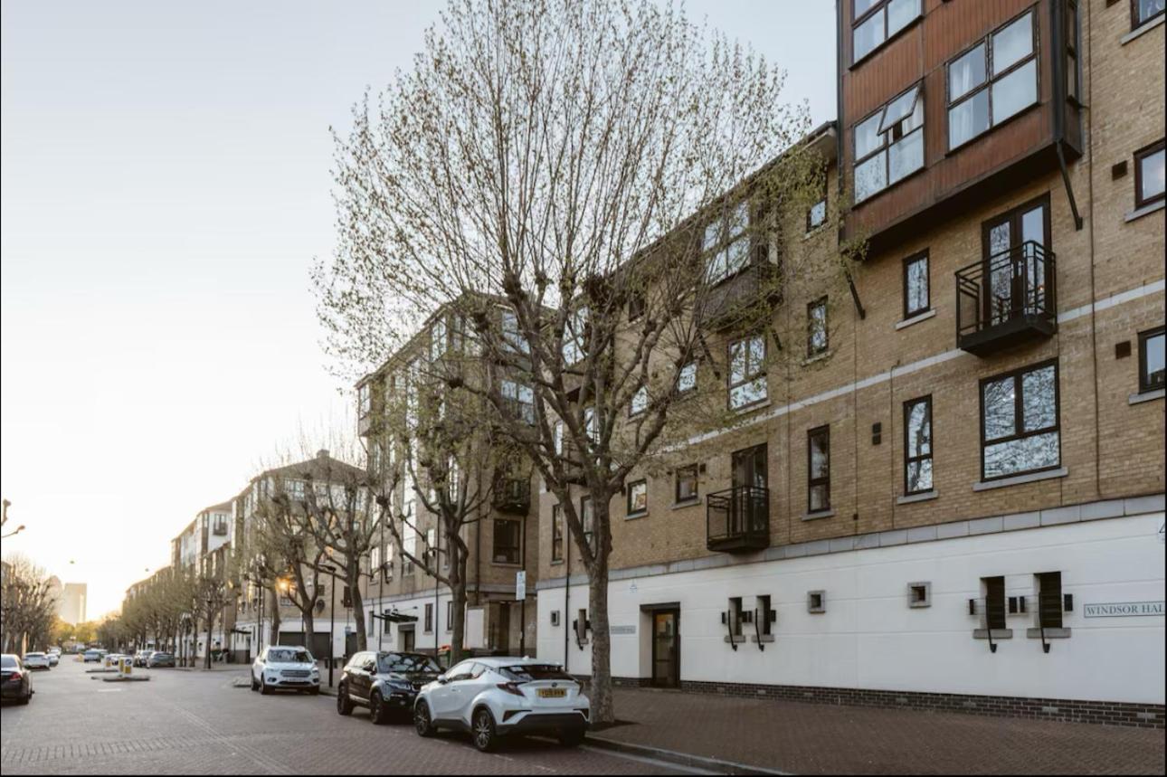 Appartamento Cosy 2 Bdr Flat 5 Min To Excel Free Car Parking Londra