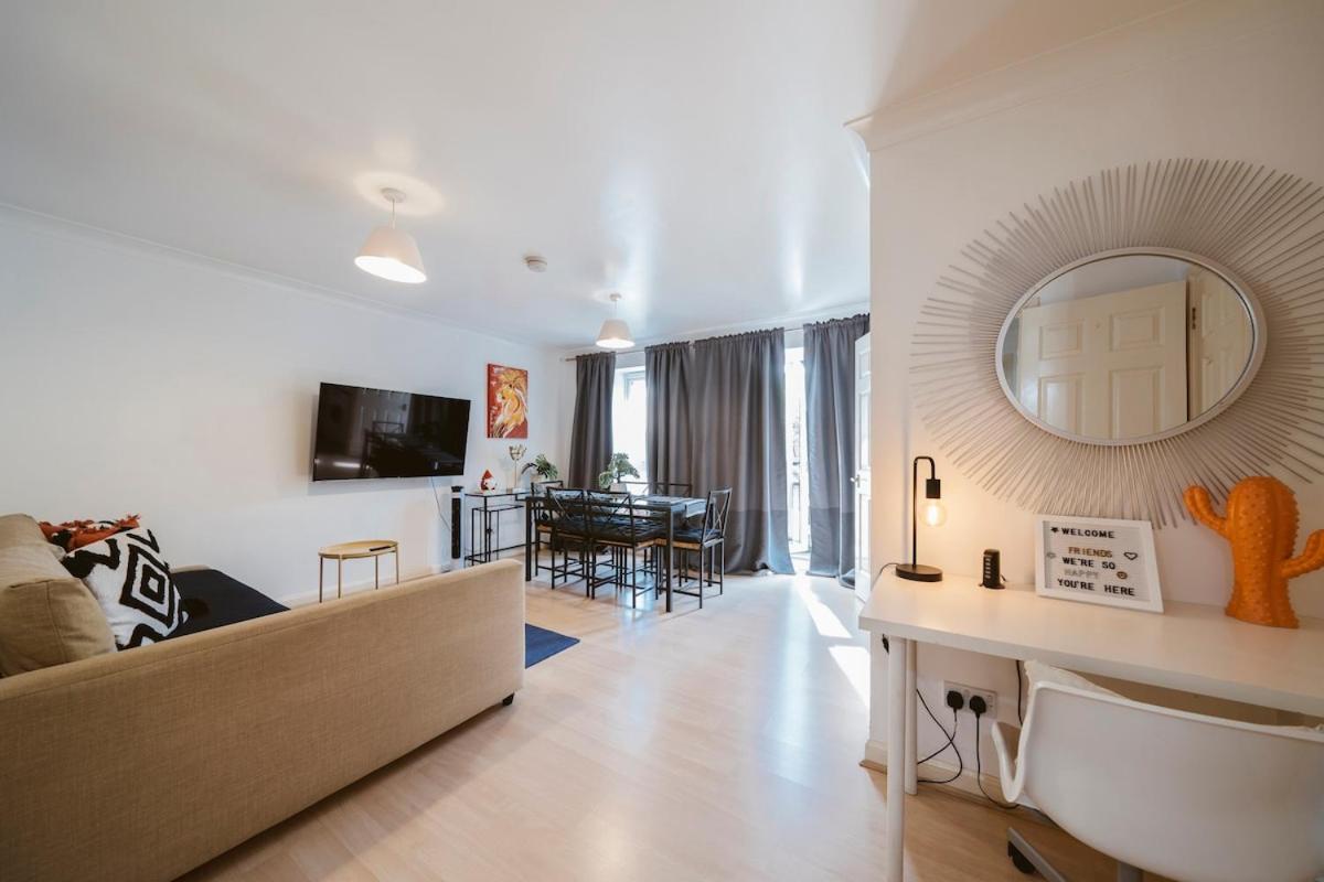 Cosy 2 Bdr Flat 5 Min To Excel Free Car Parking *